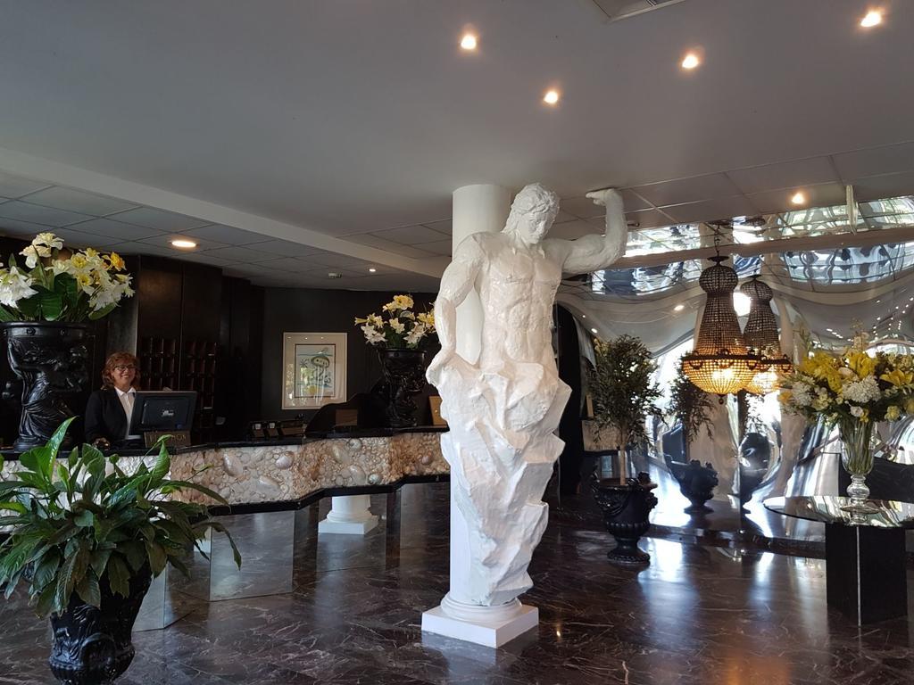 Domizia Palace Hotel 바이아도미찌아 외부 사진