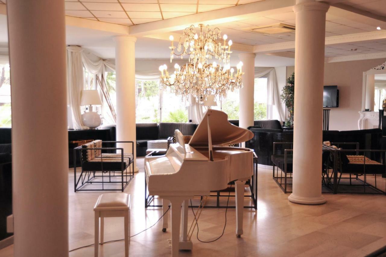 Domizia Palace Hotel 바이아도미찌아 외부 사진